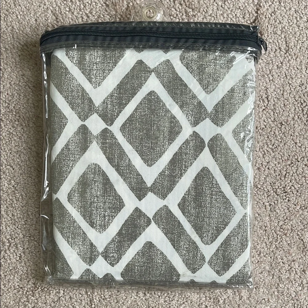 NWT Madison Park Gray and White Curtain